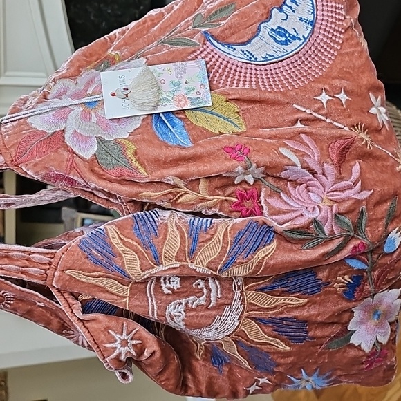 Johnny Was Celestin Velvet Tote  - Rare - EUC -  Price Firm - Picture 17 of 17